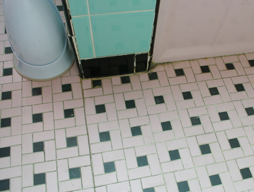 Ceramic tile floor cracking:  Why the scratch coat method doesn’t work well